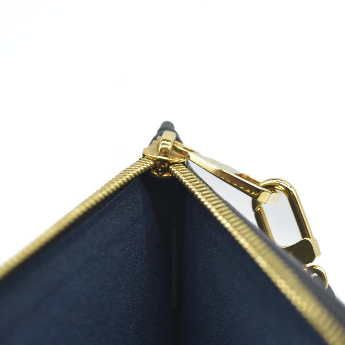 AUCTION $1200 Louis Vuitton  Empreinte Monogram Giant Neverfull MM Pochette Black