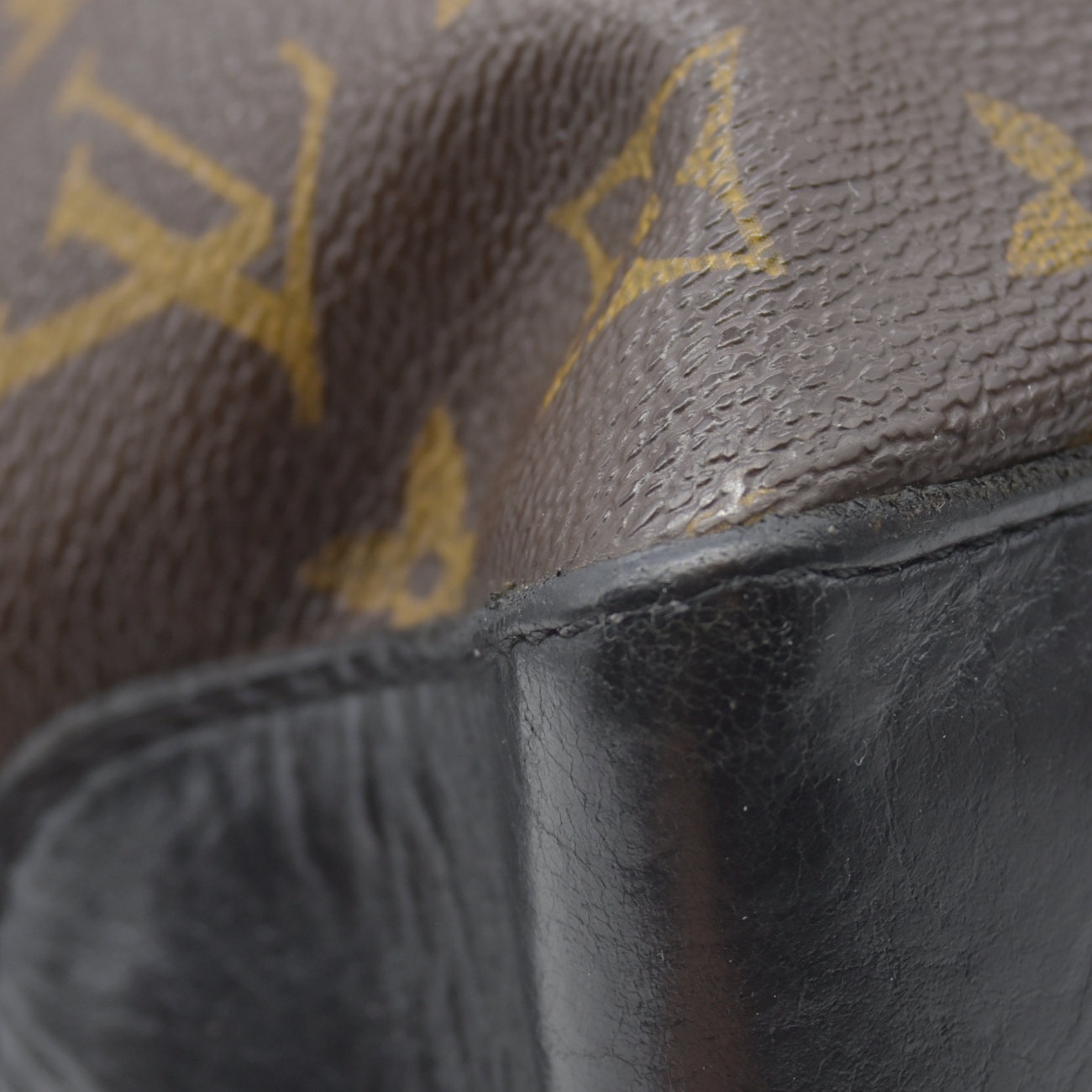 $1650 2014 LOUIS VUITTON  Monogram Macassar Torres Messenger SR0174