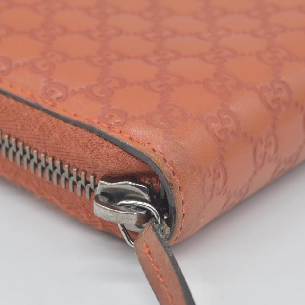 $720 Gucci Microguccissima Pattern Leather Zip Around Wallet CONSIGNMENT