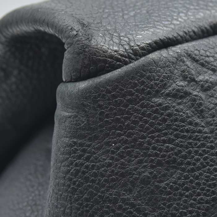 AUCTION $3800 Louis Vuitton  Empreinte Artsy MM Black CA1124