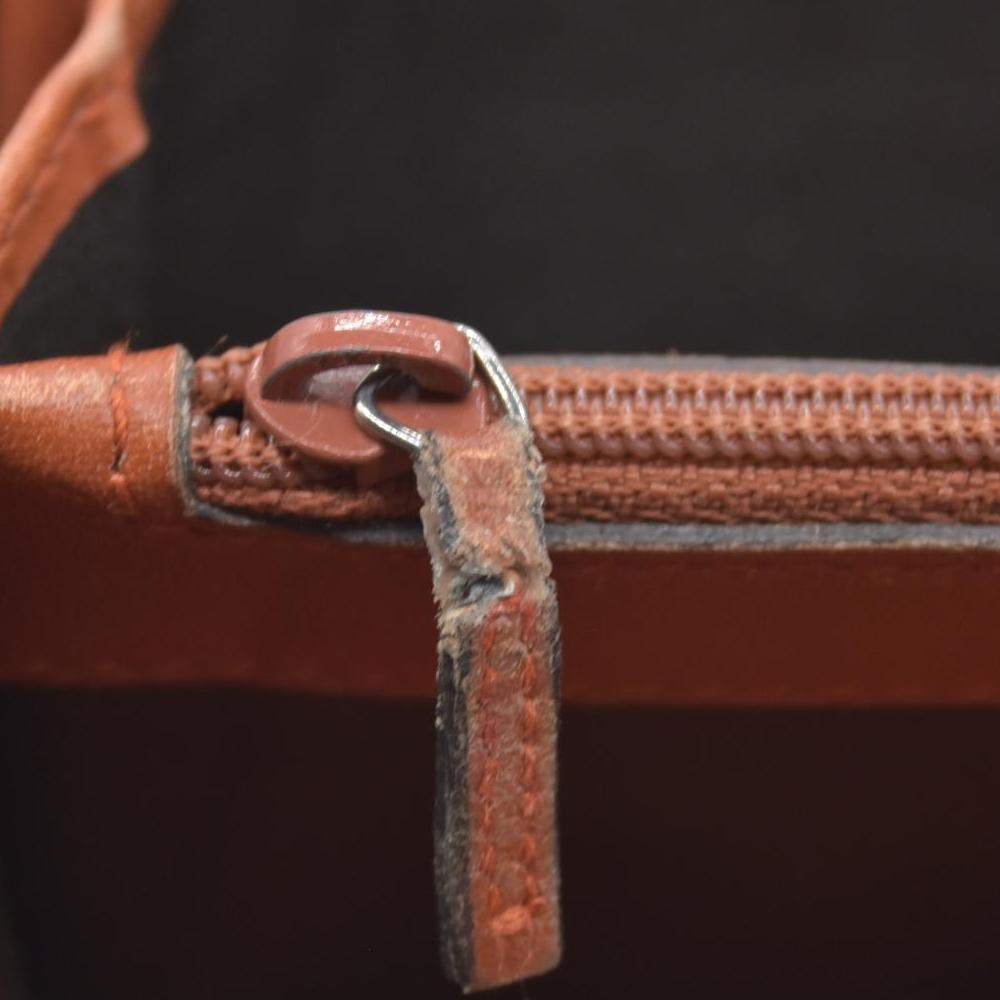 $720 Gucci Microguccissima Pattern Leather Zip Around Wallet CONSIGNMENT
