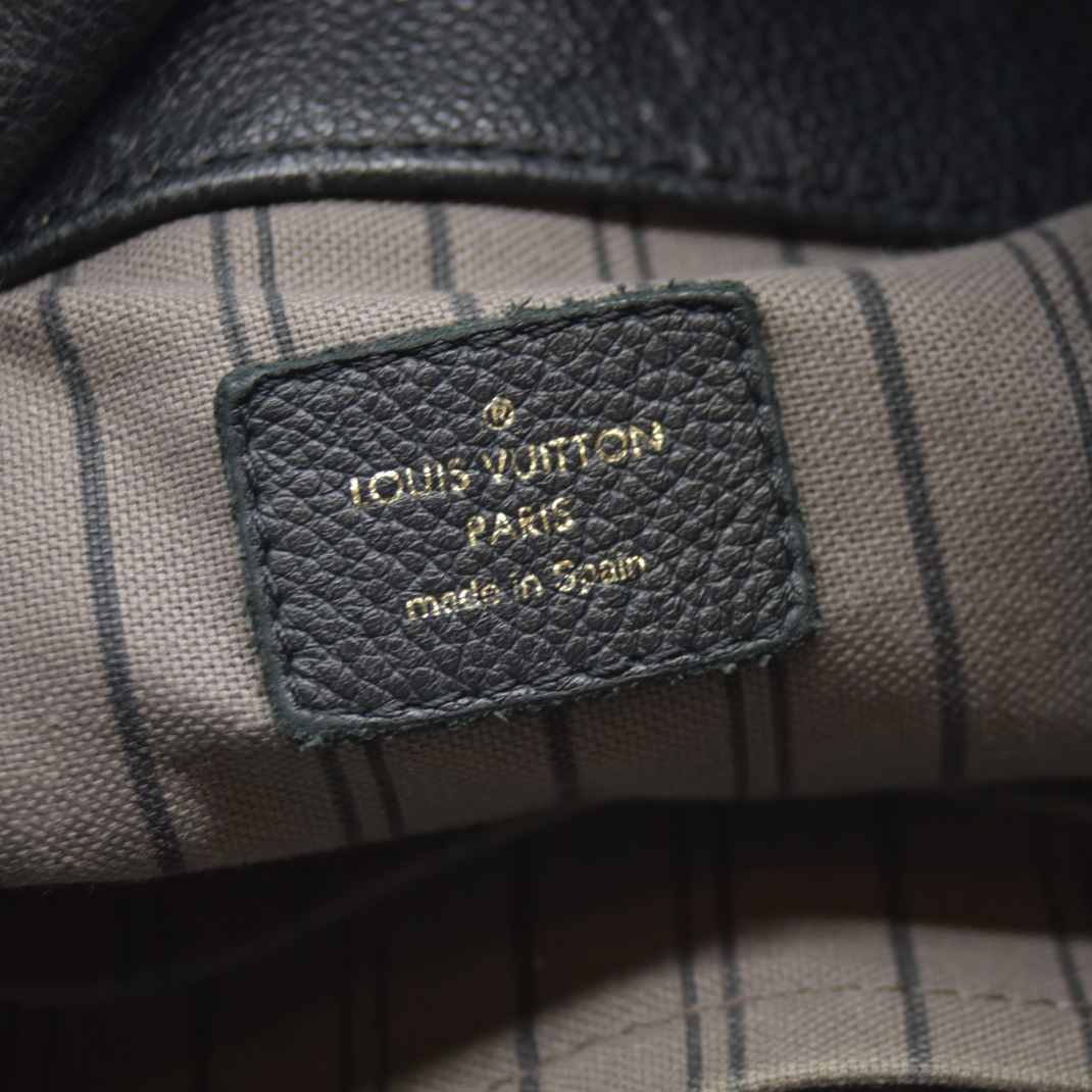 AUCTION $3800 Louis Vuitton  Empreinte Artsy MM Black CA1124