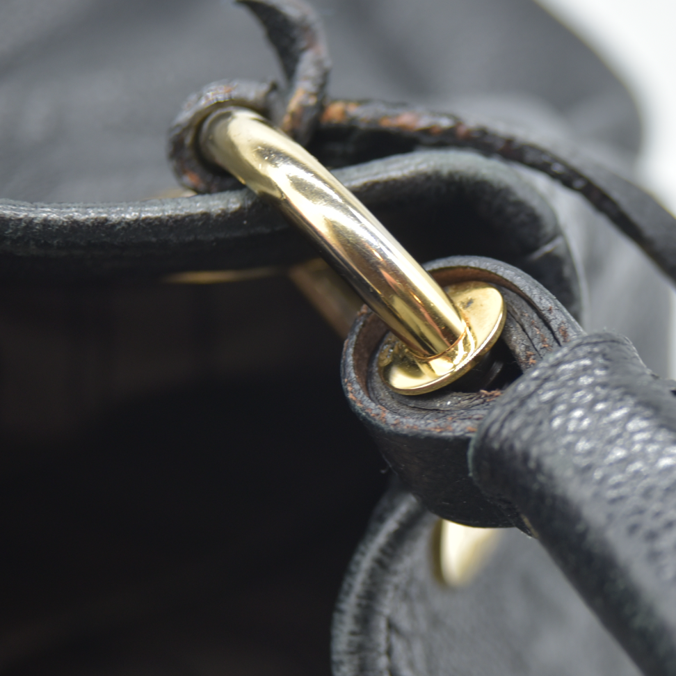 AUCTION $3800 Louis Vuitton  Empreinte Artsy MM Black CA1124