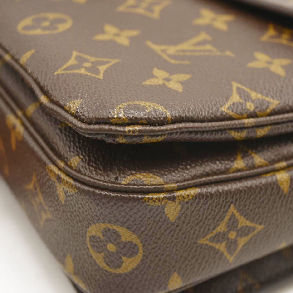 LOUIS VUITTON Monogram Pochette Metis DR4183