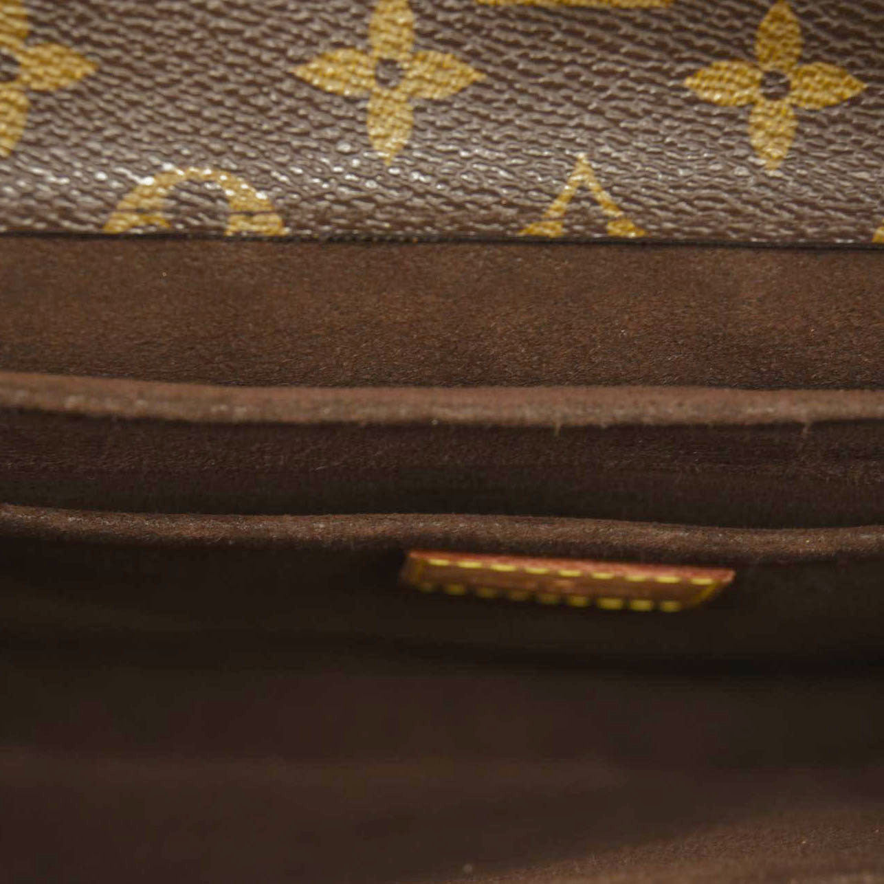 LOUIS VUITTON Monogram Pochette Metis DR4183