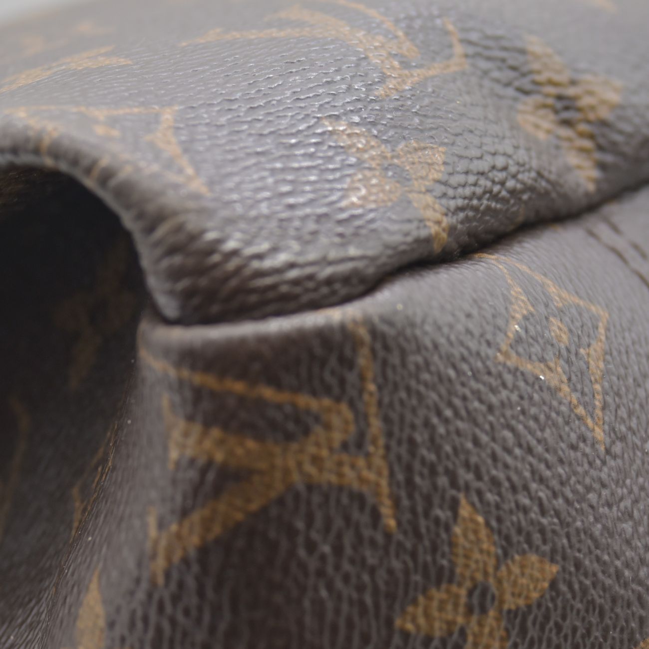 $2500 2014 Louis Vuitton Artsy MM Monogram CR0124