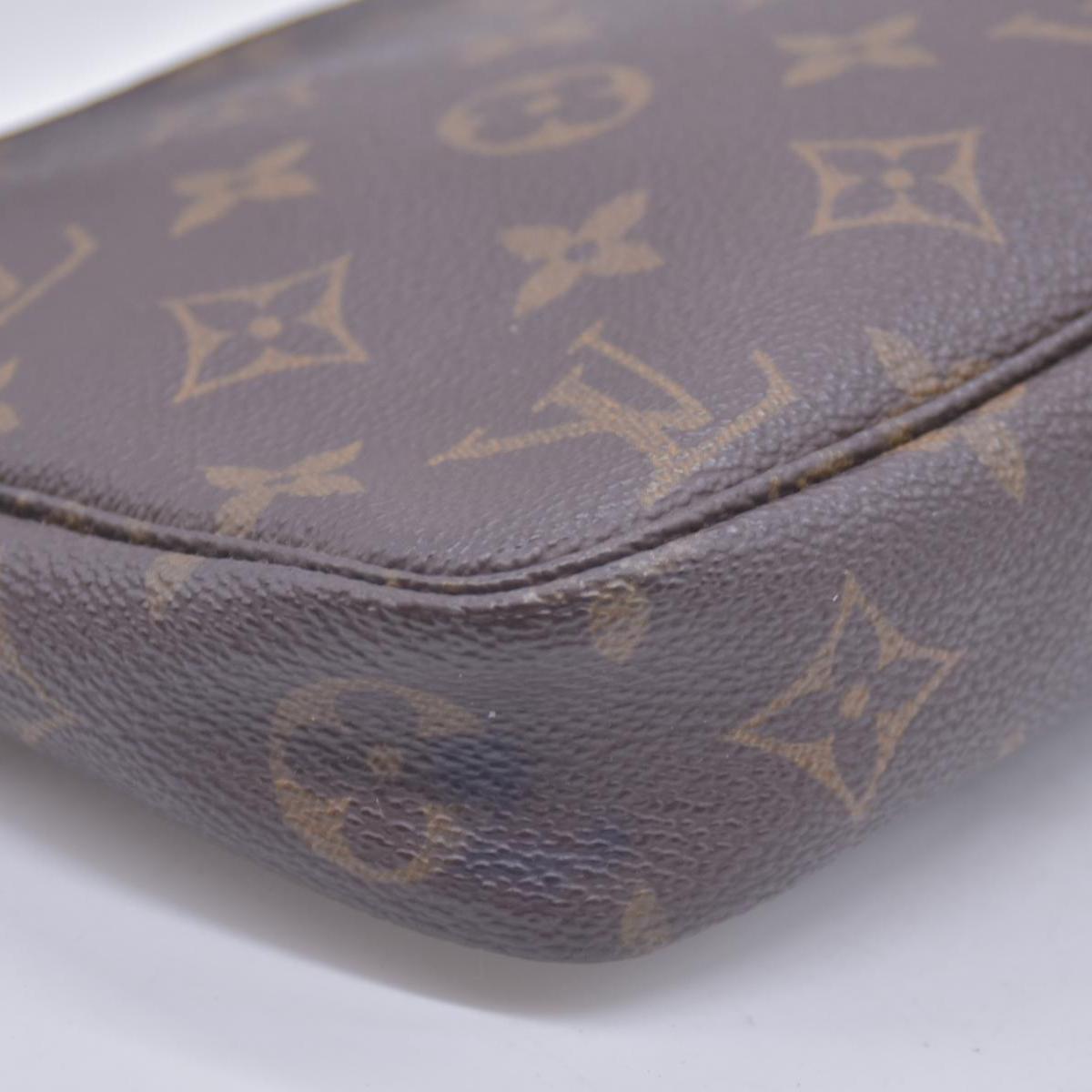 $1290 1996 Louis Vuitton Monogram Pochette Accessories CONSIGNMENT AR0996