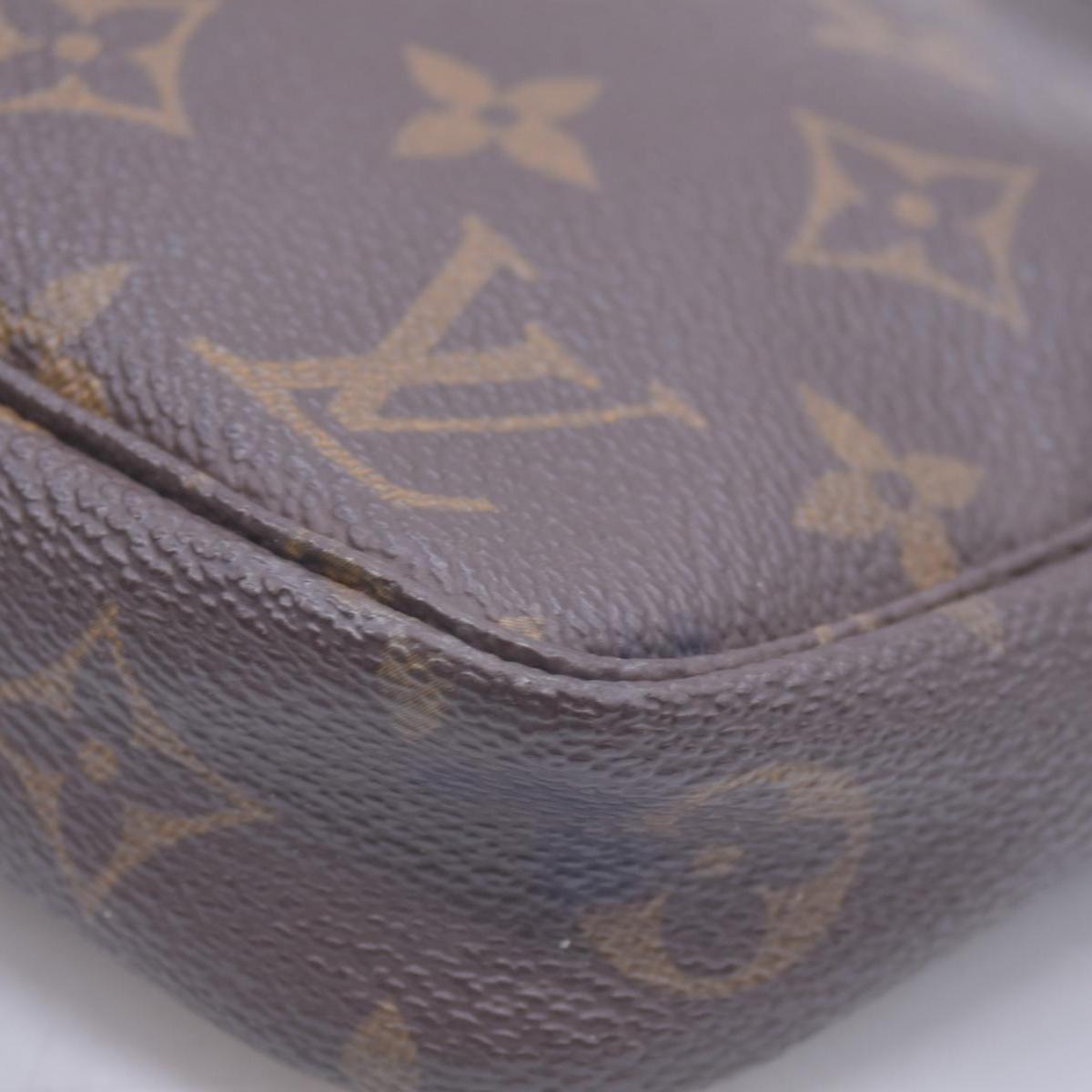 $1290 1996 Louis Vuitton Monogram Pochette Accessories CONSIGNMENT AR0996