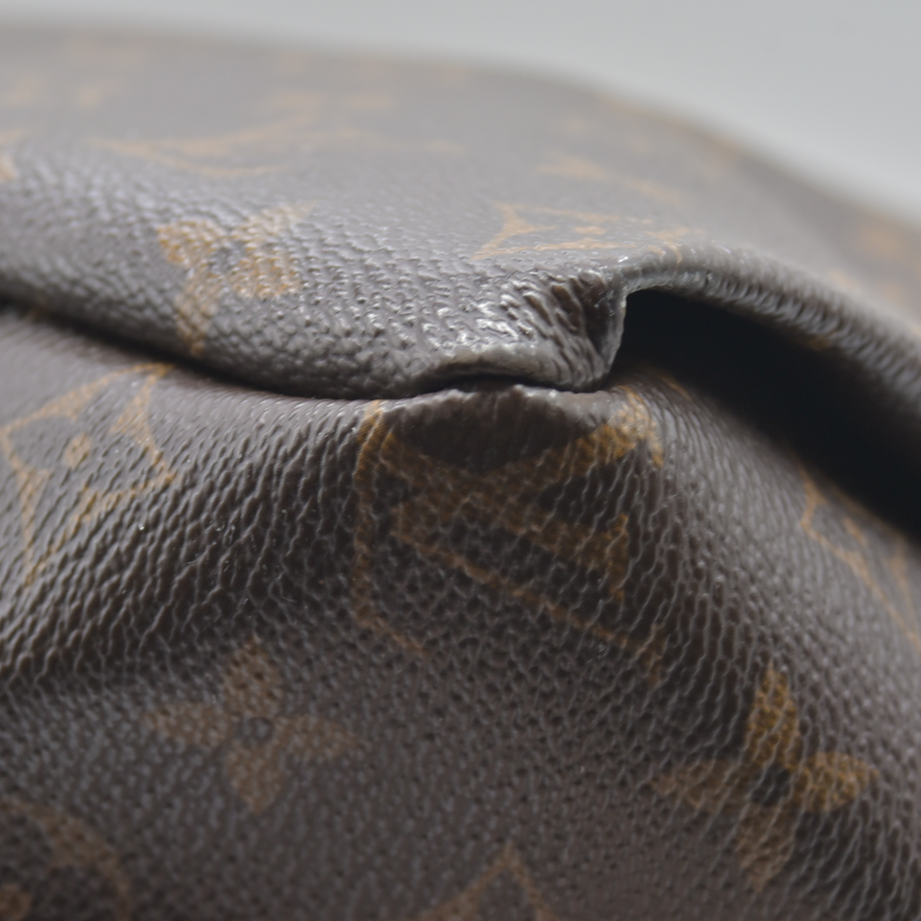 $2500 2014 Louis Vuitton Artsy MM Monogram CR0124