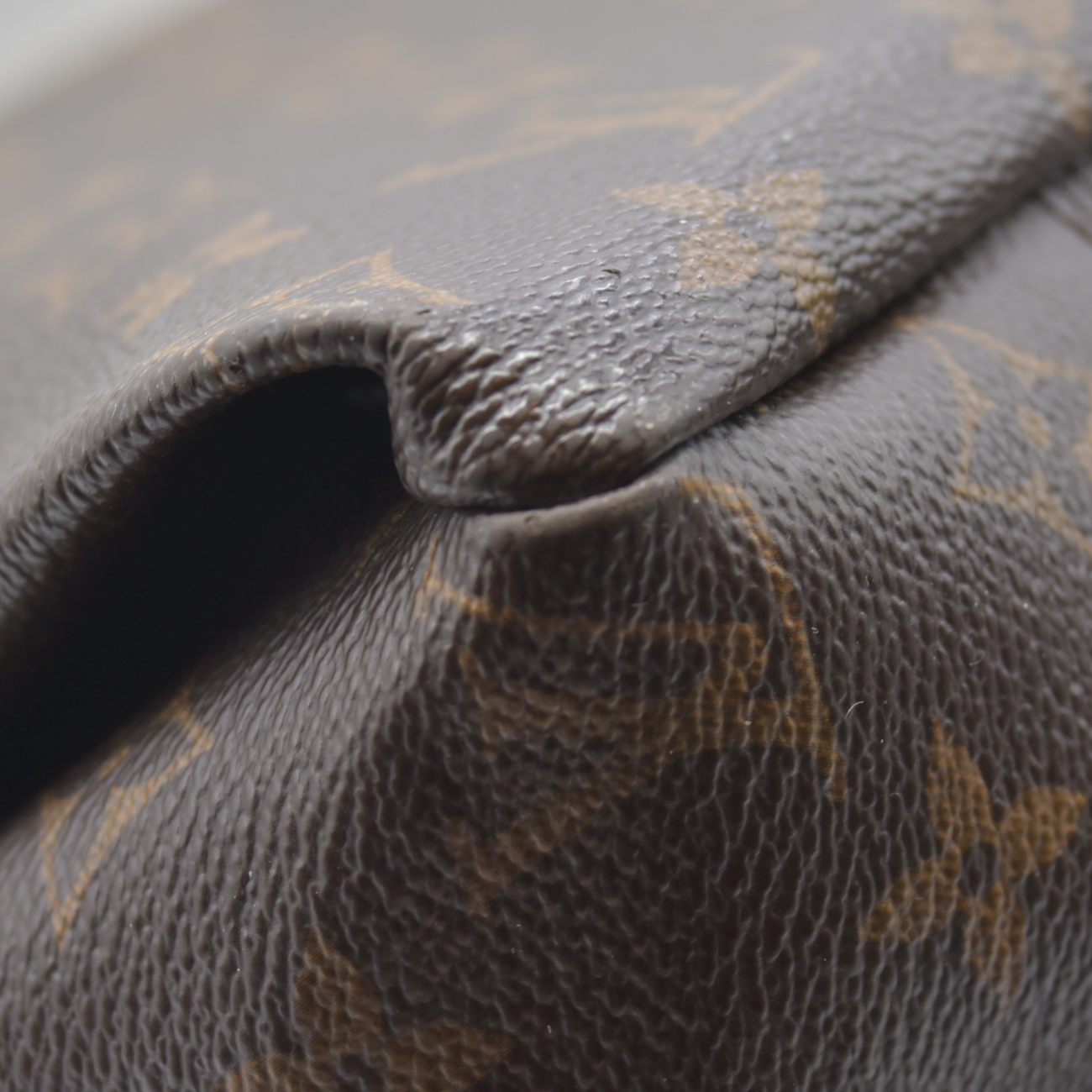 $2500 2014 Louis Vuitton Artsy MM Monogram CR0124