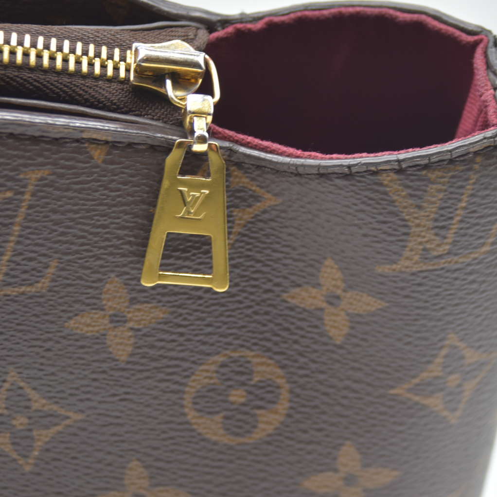 AUCTION $3050 Louis Vuitton LV Monogram Petit Palais