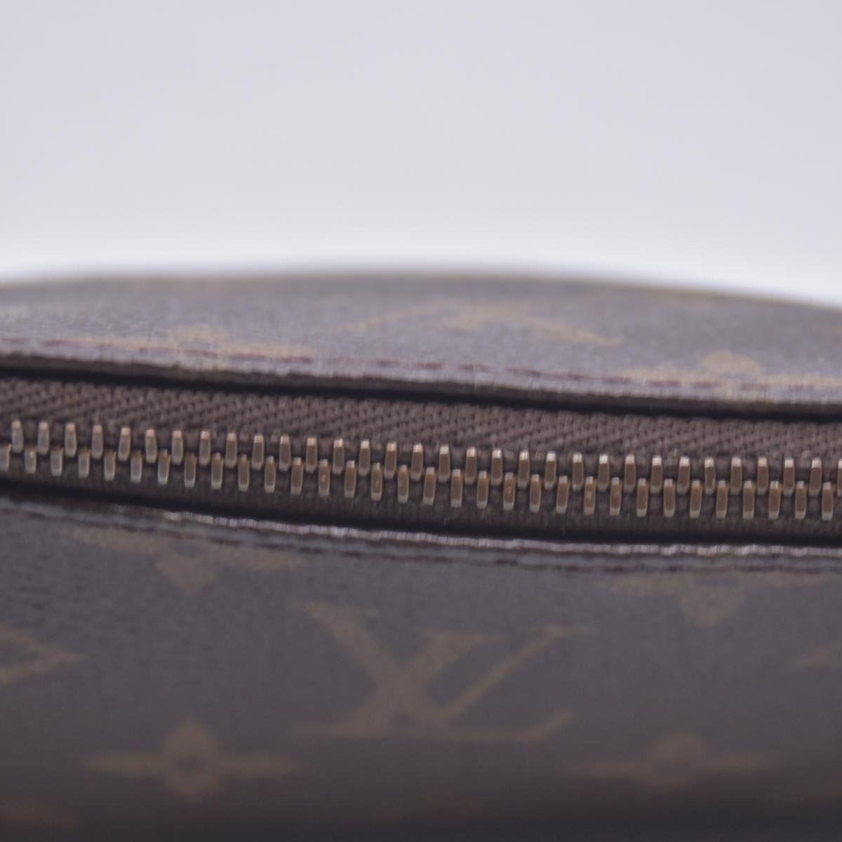 $1290 1996 Louis Vuitton Monogram Pochette Accessories CONSIGNMENT AR0996