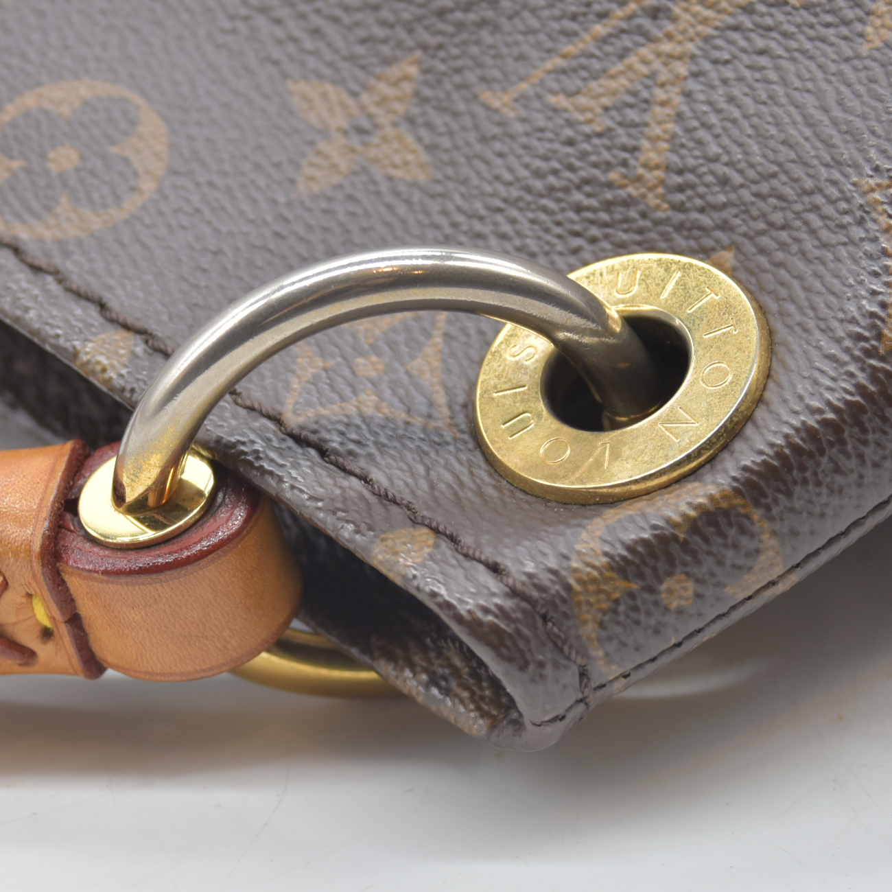 $2500 2014 Louis Vuitton Artsy MM Monogram CR0124