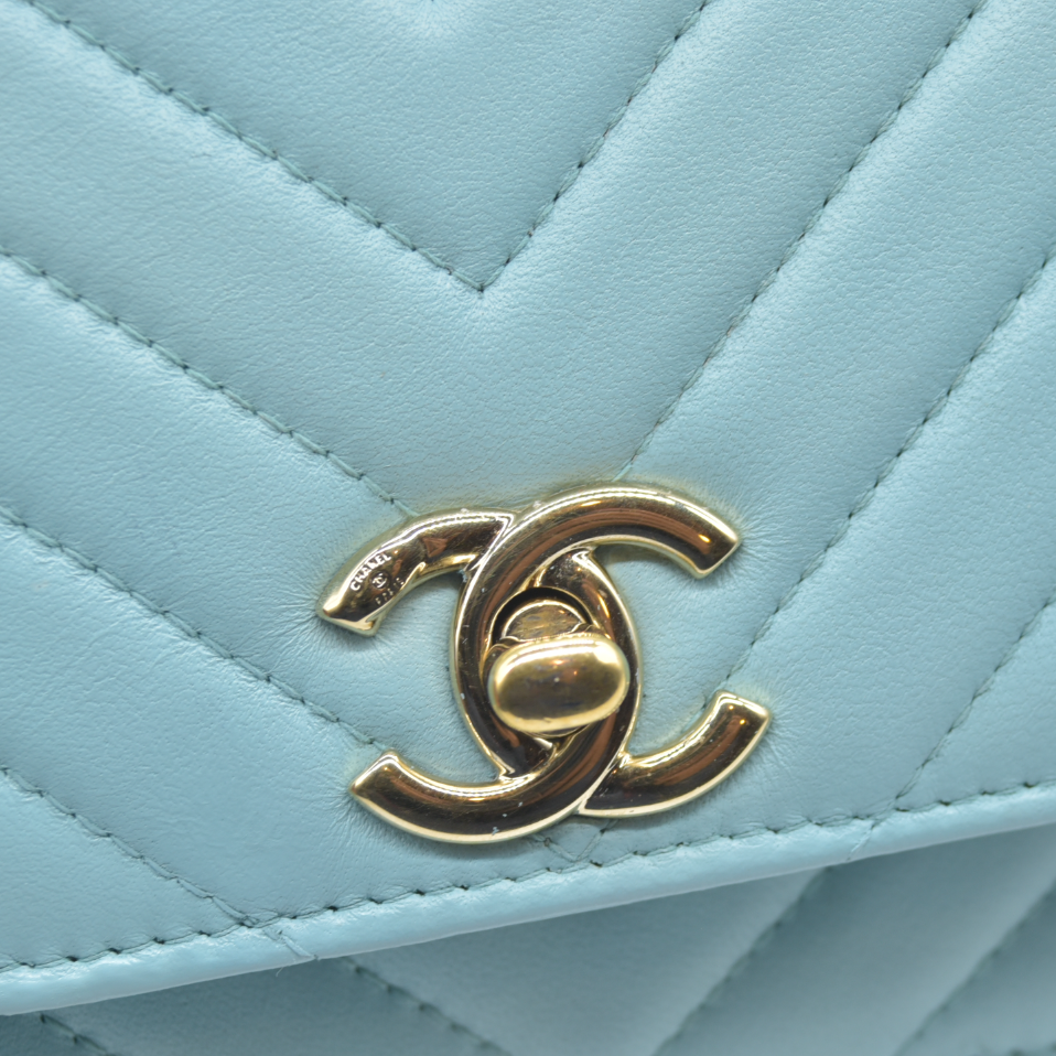 $3800 Chanel Trendy Chevron Wallet On A Chain Quilted Front Flap Turquoise 2019