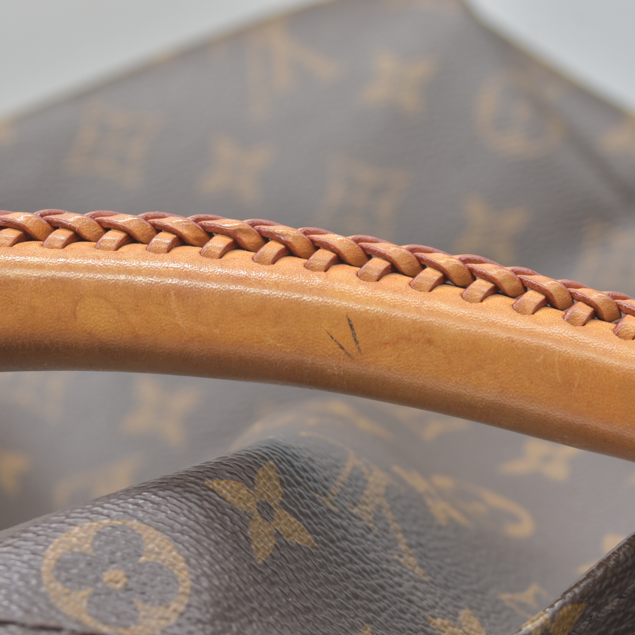$2500 2014 Louis Vuitton Artsy MM Monogram CR0124
