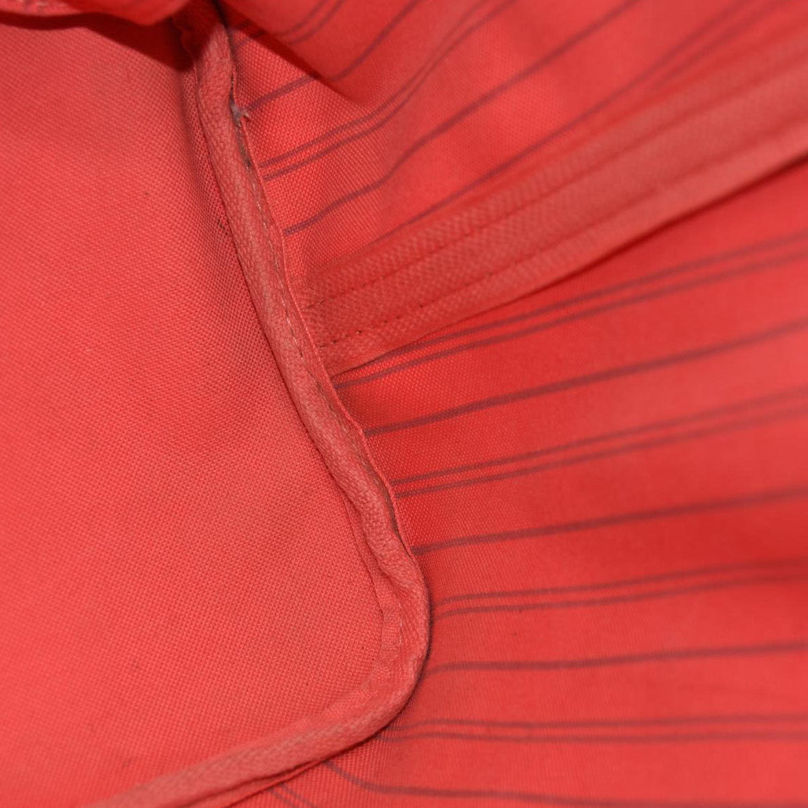 LOUIS VUITTON Monogram V Neverfull MM Grenade AR1185