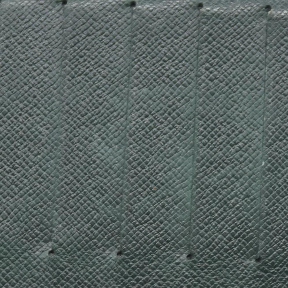 $810 1995 Louis Vuitton Taiga Brazza Wallet Dark Green MI0985 CONSIGNMENT