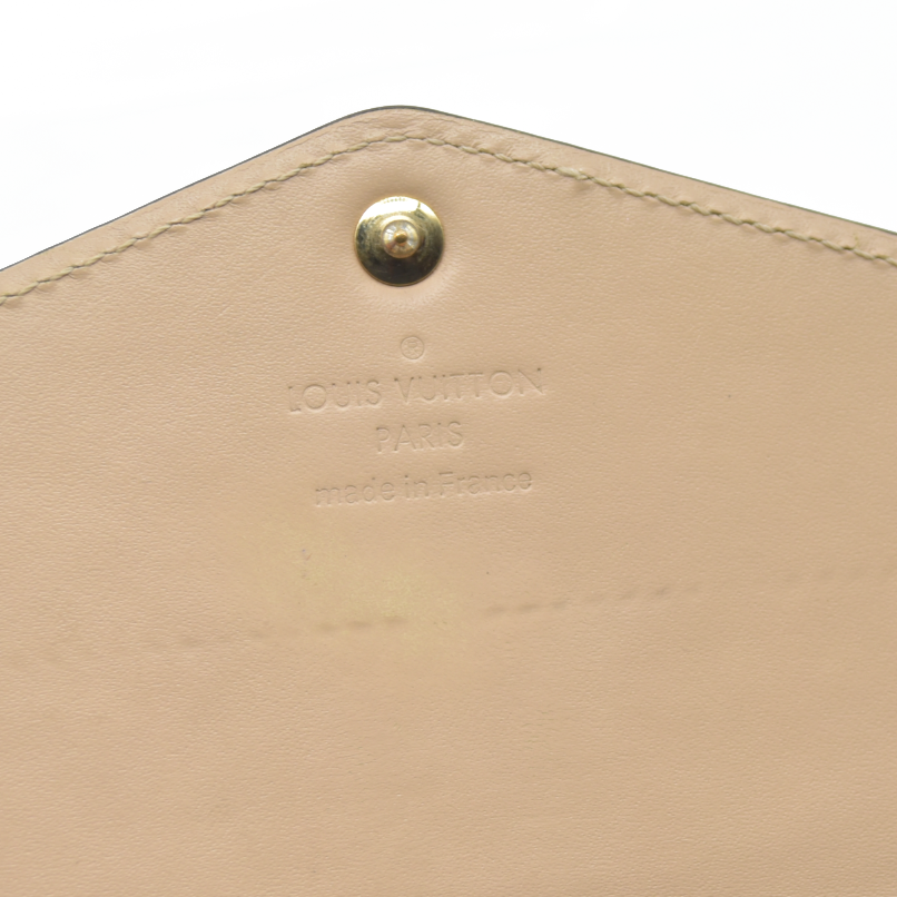 $880 LOUIS VUITTON Vernis Sarah Wallet Beige Poudre TS1126 2016 CONSIGNMENT