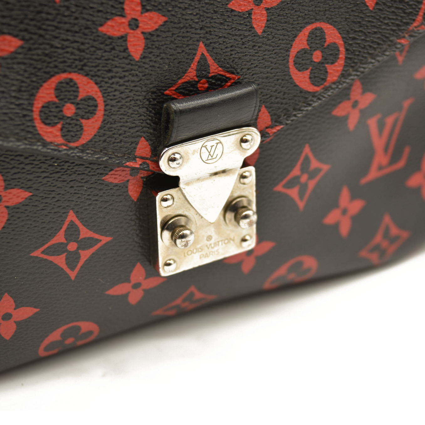 Louis Vuitton  Monogram Infrarouge Pochette Metis DR4196