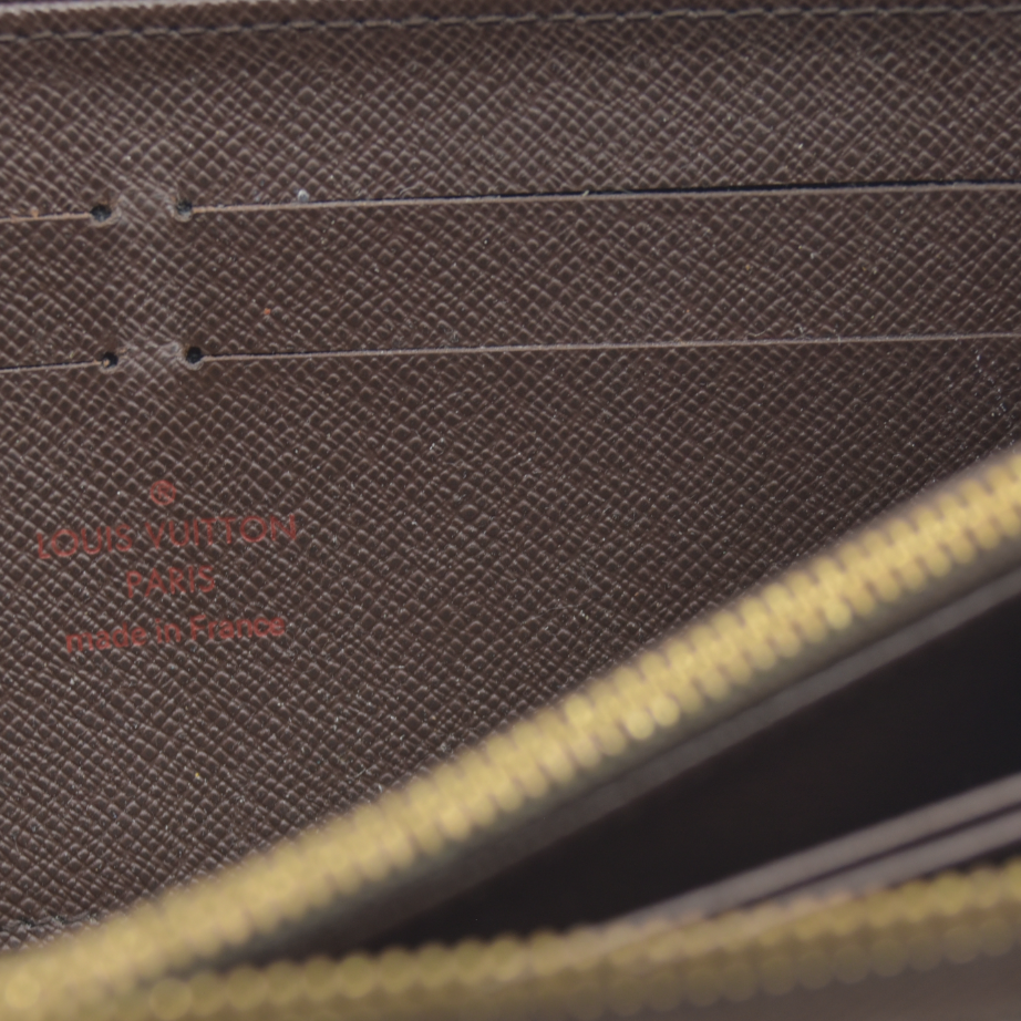 $915 Louis Vuitton Damier Ebene Zippy Wallet CONSIGNMENT VI4057 2007