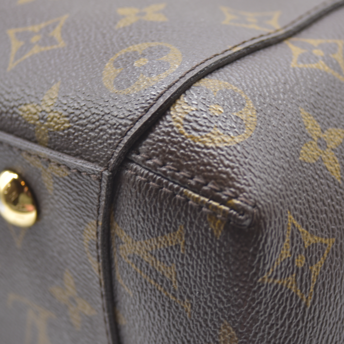 AUCTION $2640  LOUIS VUITTON  Monogram Montaigne GM TR1104
