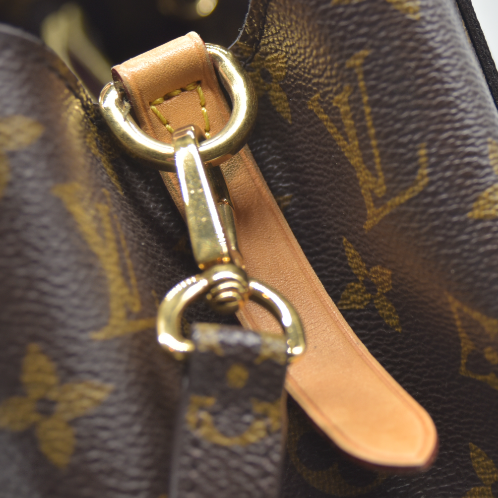 AUCTION $2640  LOUIS VUITTON  Monogram Montaigne GM TR1104