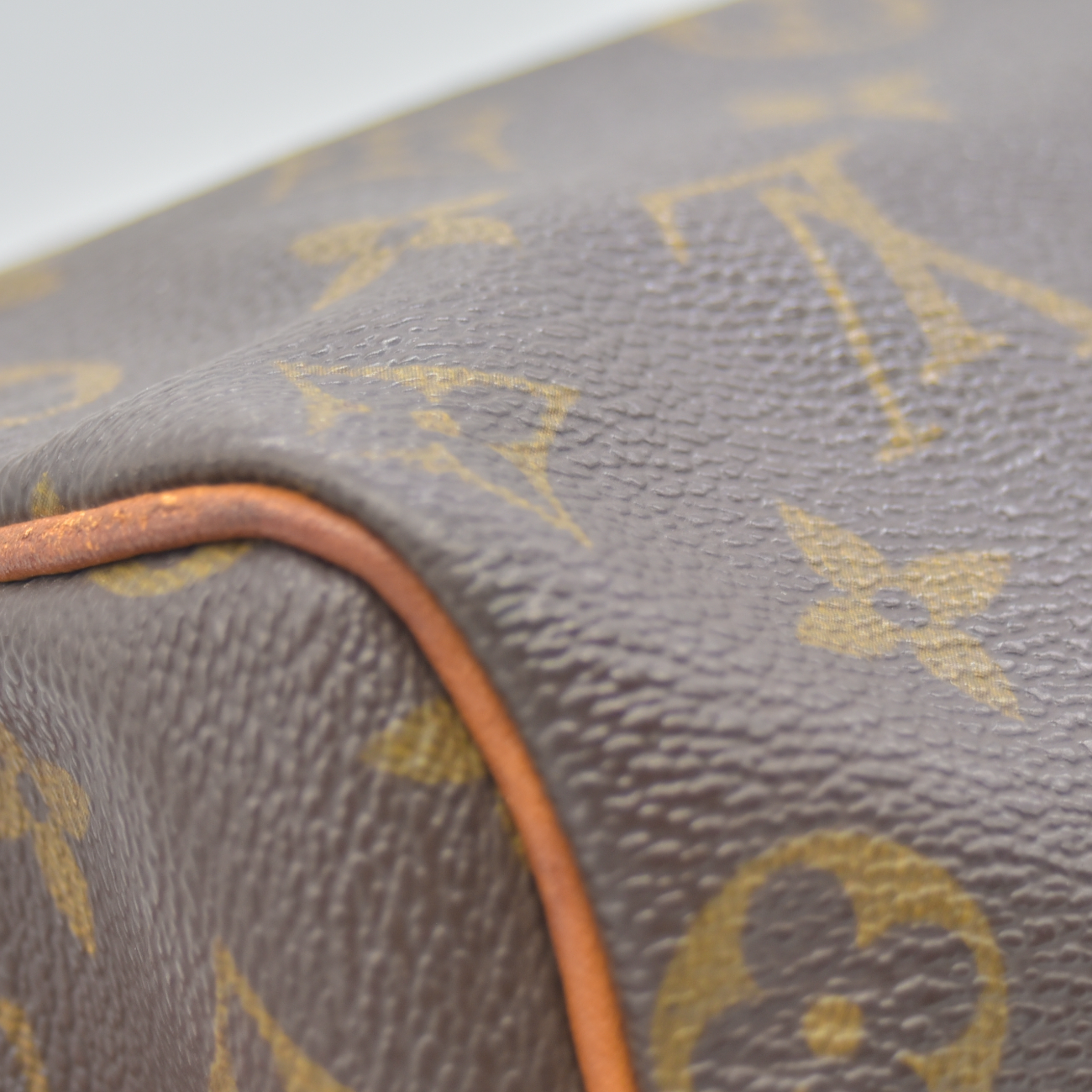$1490 1989 Louis Vuitton Monogram Speedy 25 MI8912