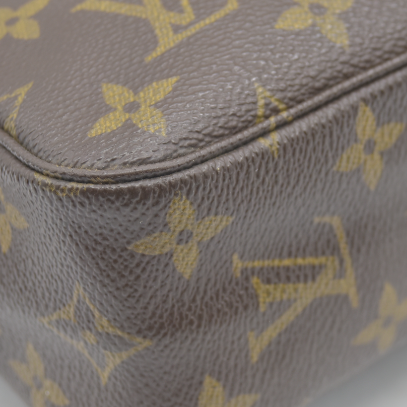 $600 Louis Vuitton Monogram Trousse Toilette 23 CONSIGNMENT 864TH 1986