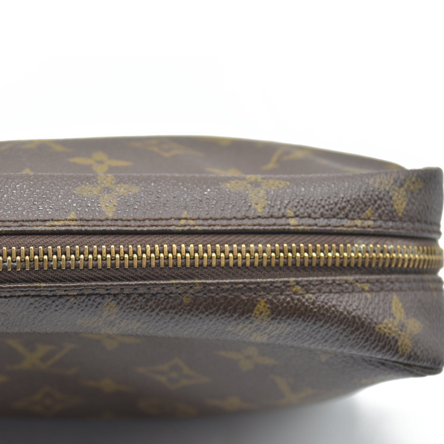 $600 Louis Vuitton Monogram Trousse Toilette 23 CONSIGNMENT 864TH 1986