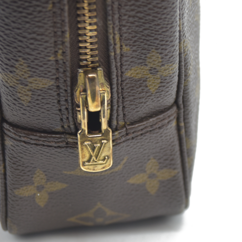 $600 Louis Vuitton Monogram Trousse Toilette 23 CONSIGNMENT 864TH 1986