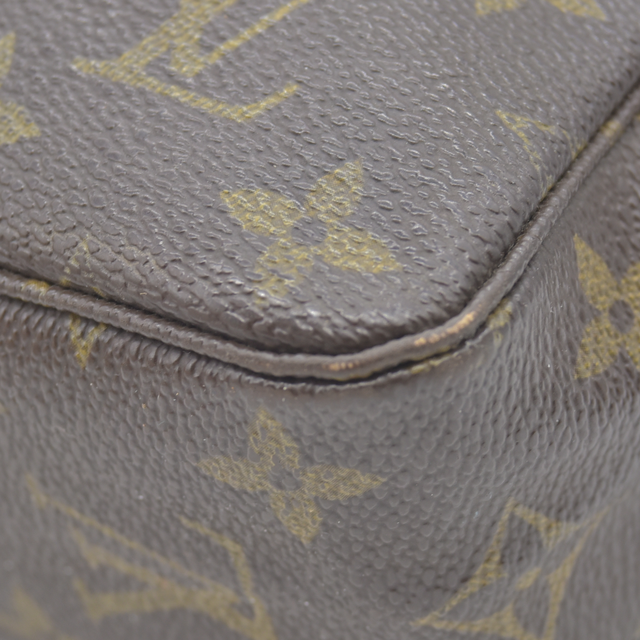 $600 1986 Louis Vuitton Monogram Trousse Toilette 23 Clutch Pouch Bag 861TH