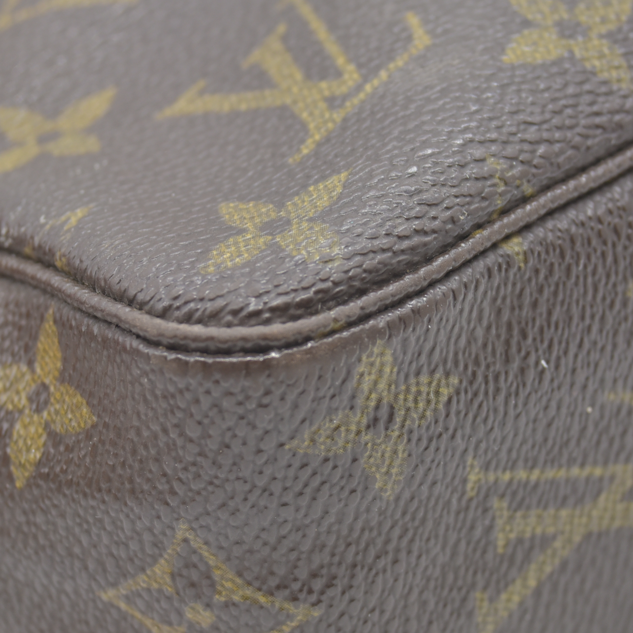 $600 1986 Louis Vuitton Monogram Trousse Toilette 23 Clutch Pouch Bag 861TH