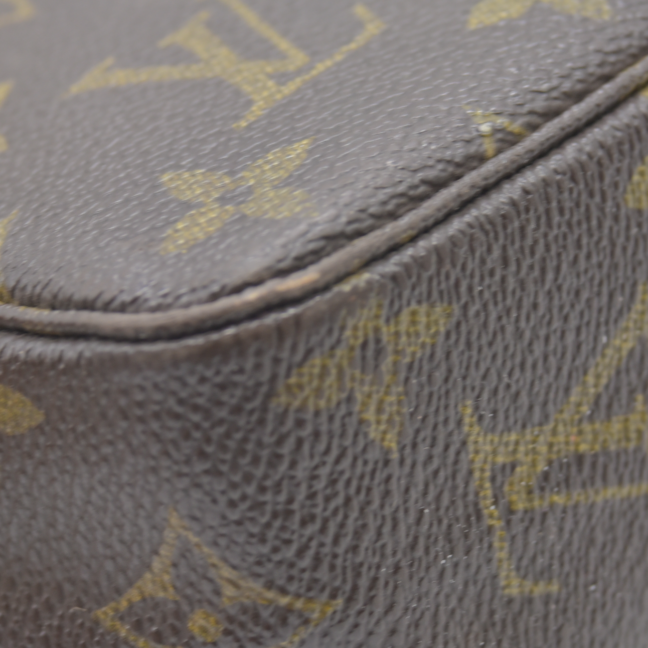 $600 1986 Louis Vuitton Monogram Trousse Toilette 23 Clutch Pouch Bag 861TH
