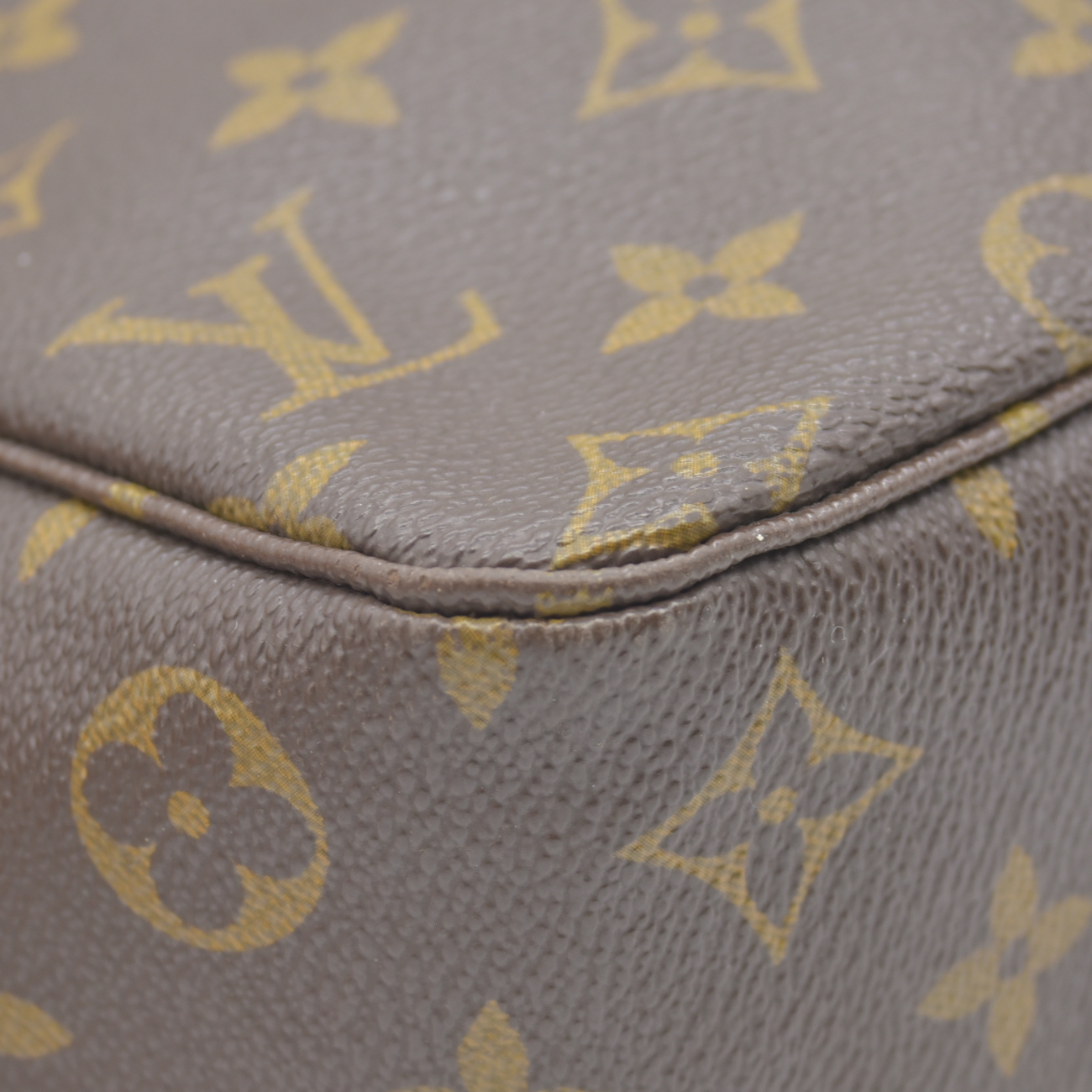 $600 1982 Louis Vuitton Monogram Trousse Toilette 28 Clutch Pouch Bag 821