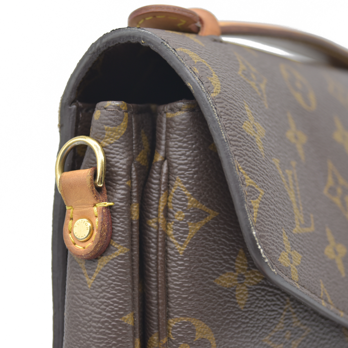 $2760 Louis Vuitton  Monogram Pochette Metis RFID