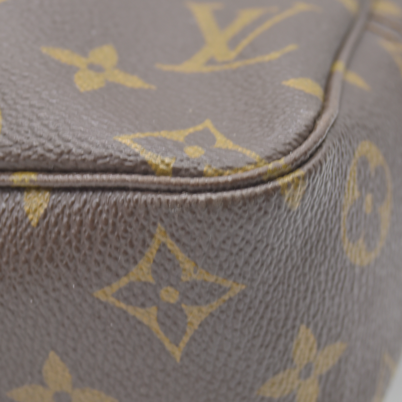 $600 1982 Louis Vuitton Monogram Trousse Toilette 28 Clutch Pouch Bag 821