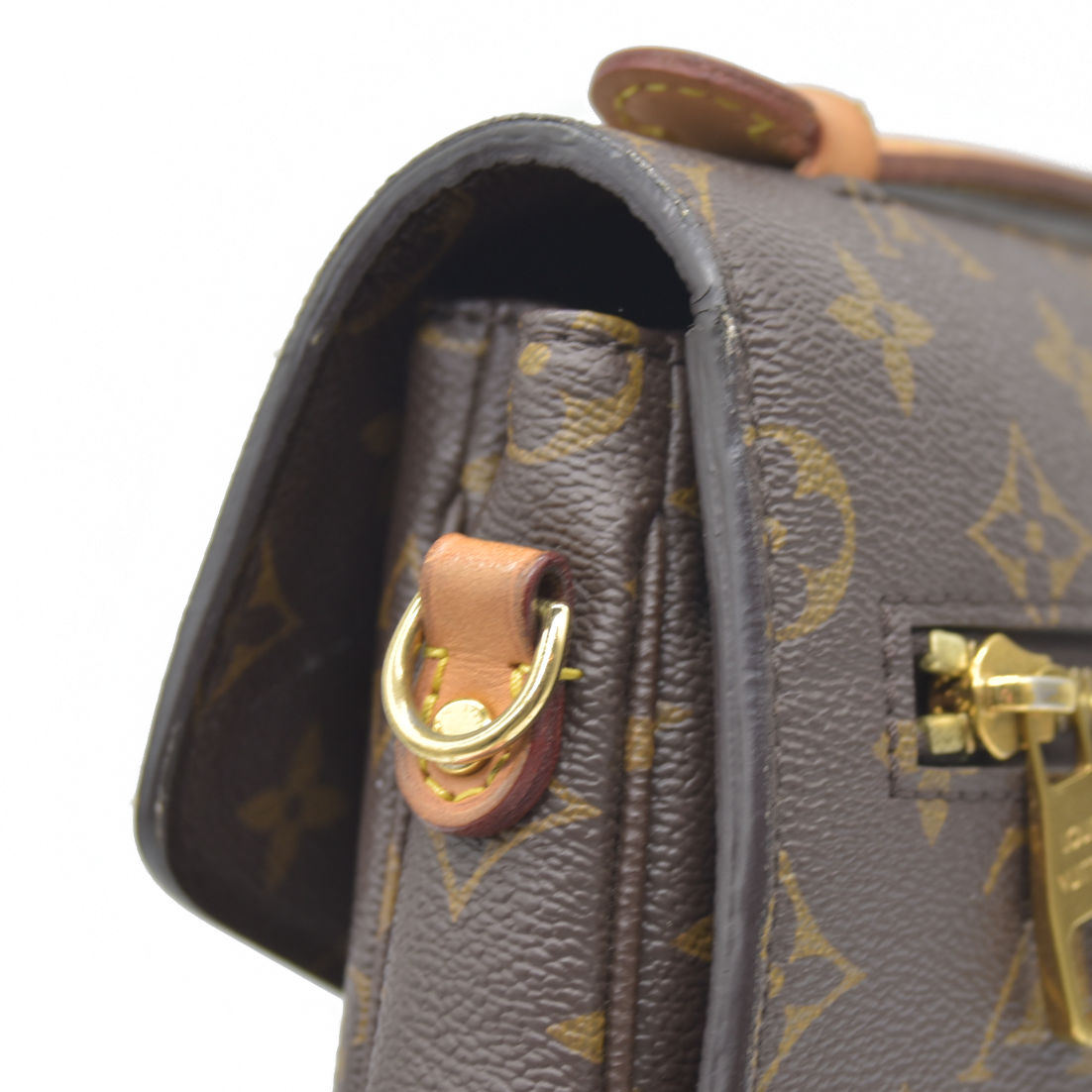 $2760 Louis Vuitton  Monogram Pochette Metis RFID