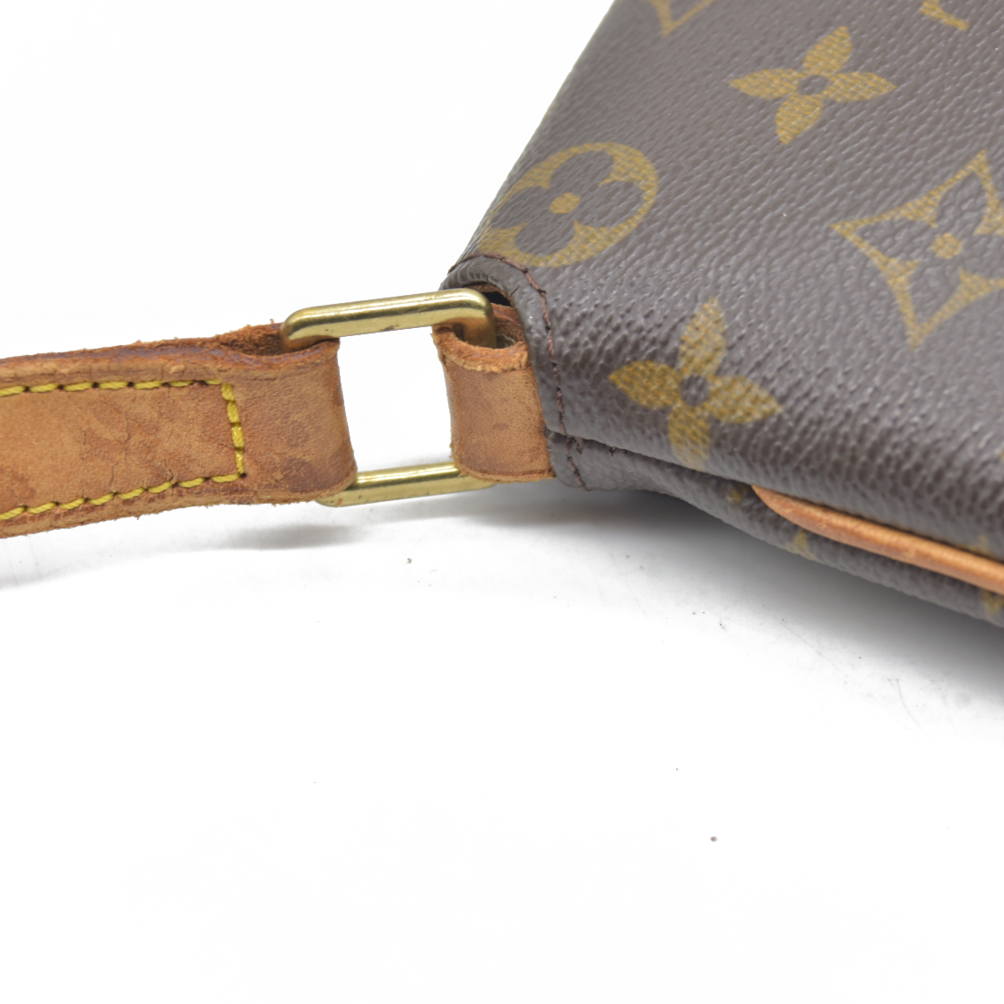 $830 Louis Vuitton Monogram Musette Salsa LM0070 2000 CONSIGNMENT
