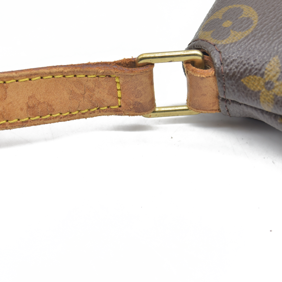 $830 Louis Vuitton Monogram Musette Salsa LM0070 2000 CONSIGNMENT