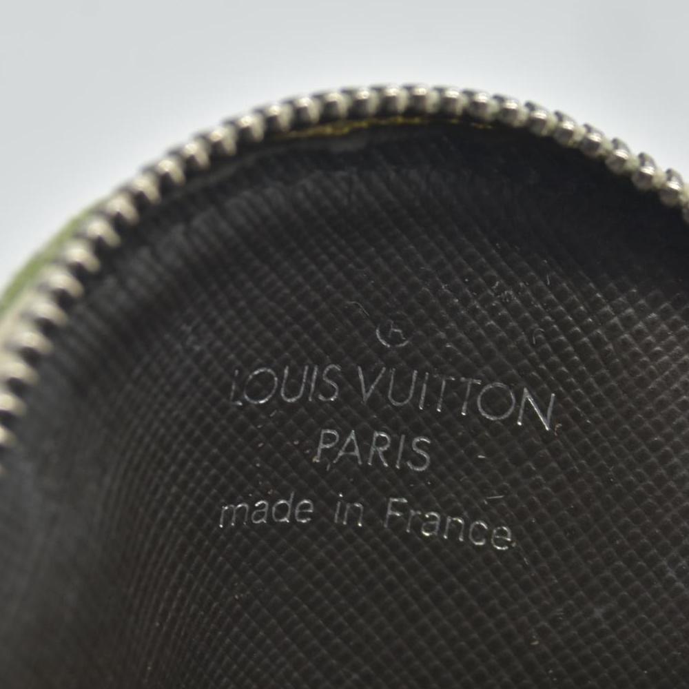 $390 2002 Louis Vuitton  LV Monogram Round Coin Purse CONSIGNMENT