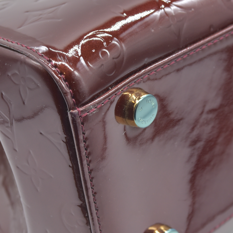 $2730 LOUIS VUITTON Vernis Brea GM Rouge Fauviste SR3101 2011 CONSIGNMENT