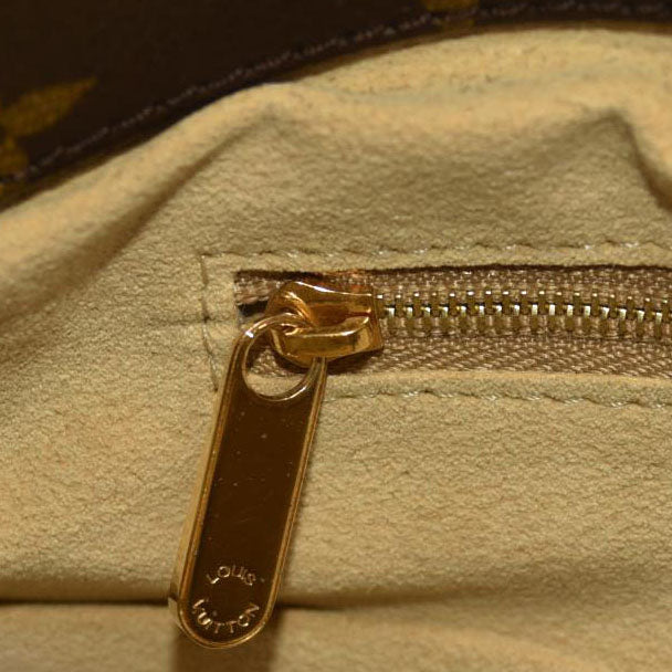 Louis Vuitton  Monogram Artsy MM AR1120