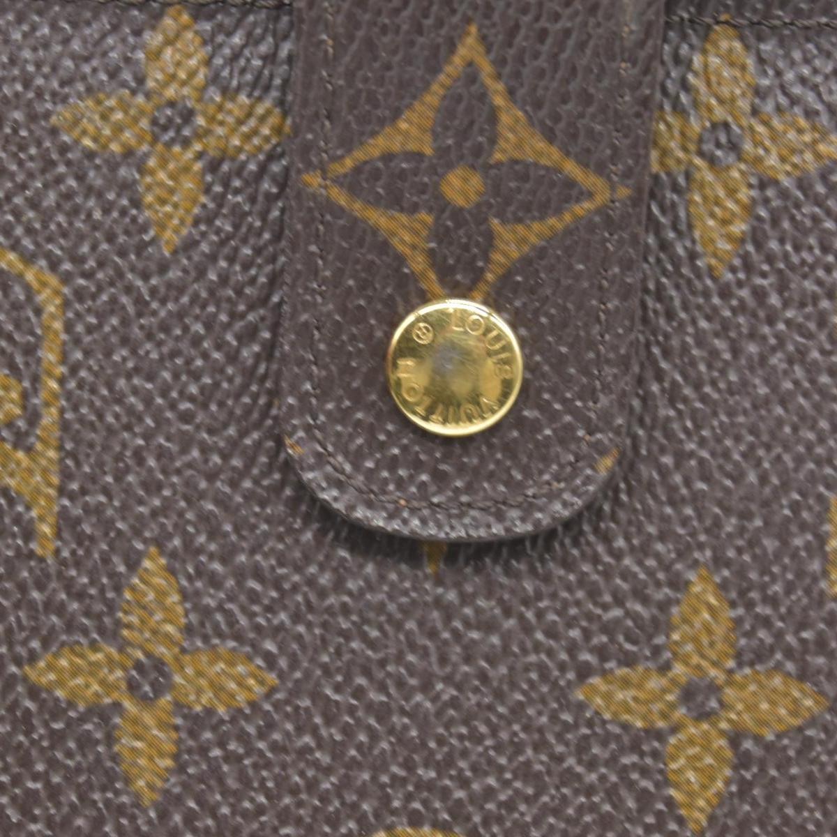 $755 LOUIS VUITTON Monogram Medium Ring Agenda Cover