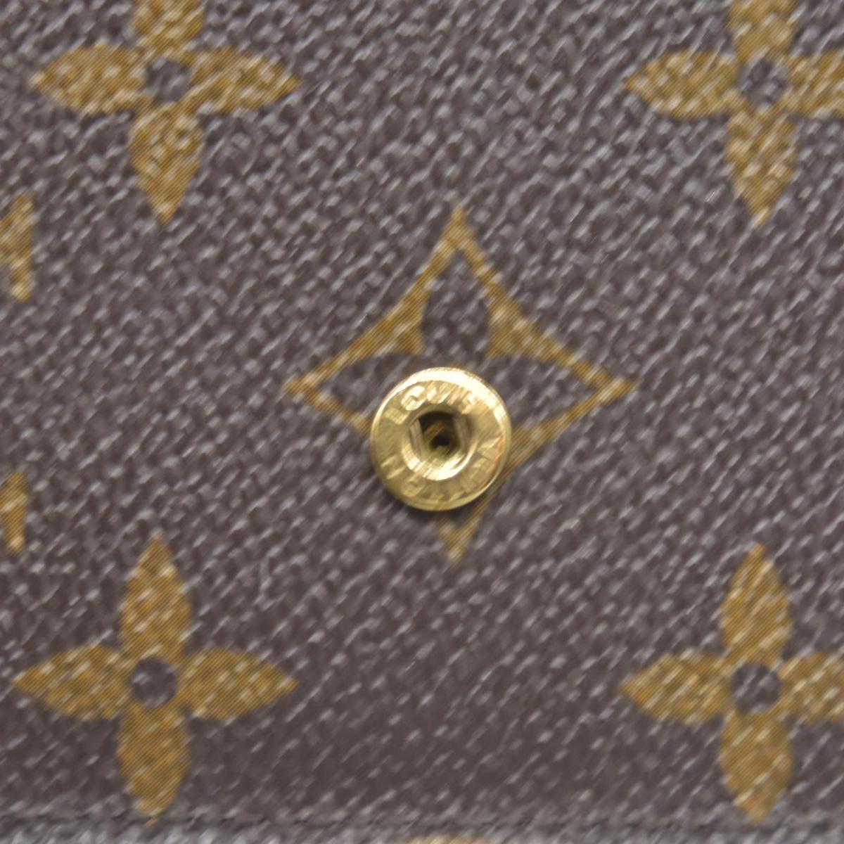 $755 LOUIS VUITTON Monogram Medium Ring Agenda Cover