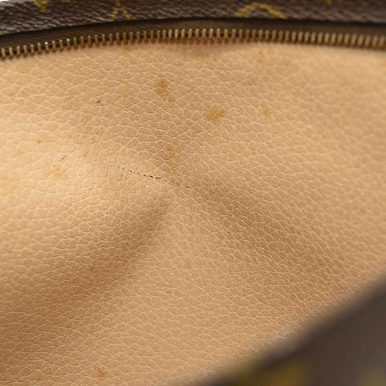 Louis Vuitton  Monogram Toiletry Pouch 26 873TH