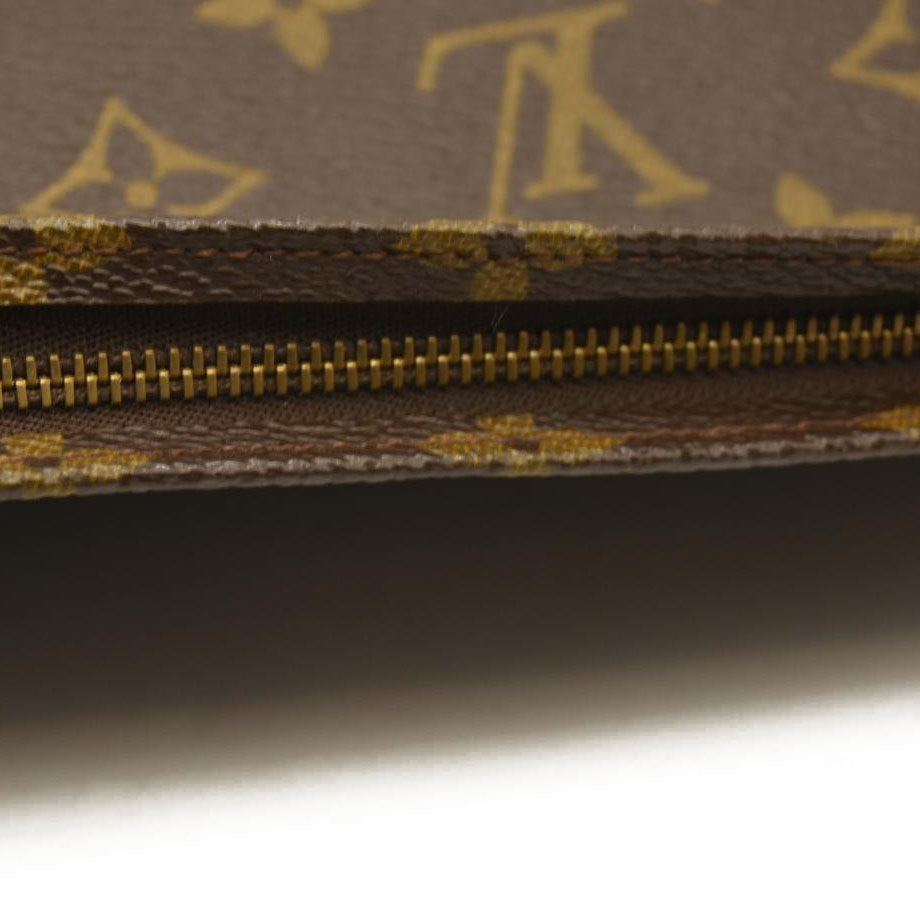 Louis Vuitton  Monogram Toiletry Pouch 26 8903AN