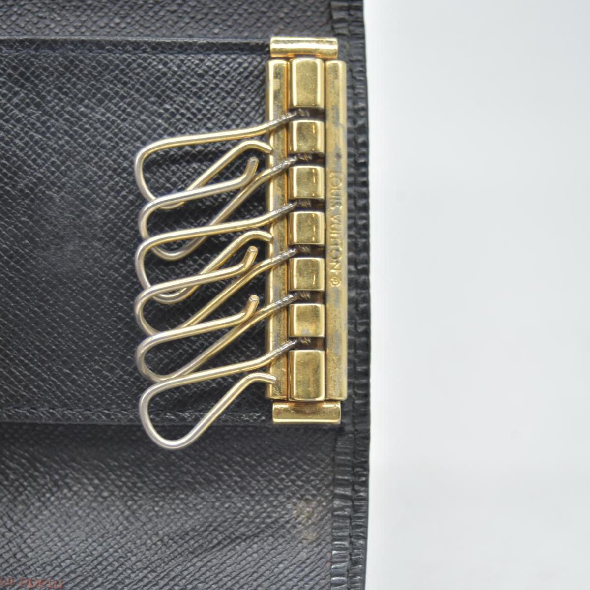 $445 Louis Vuitton Epi 6 Key Multicles Key Holder Black CA0043