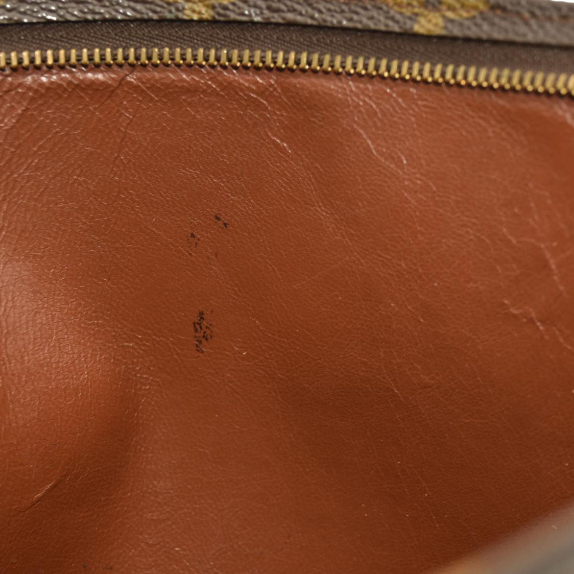 Louis Vuitton  Monogram Toiletry Pouch 26 8903AN