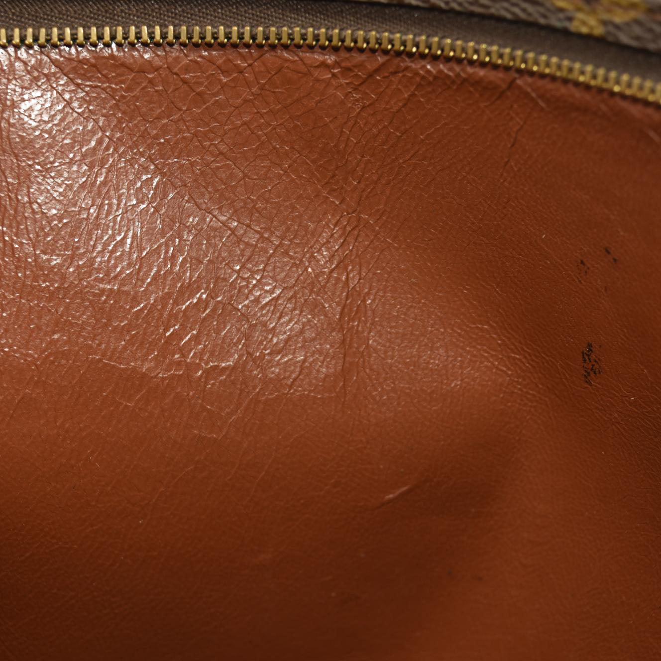 Louis Vuitton  Monogram Toiletry Pouch 26 8903AN