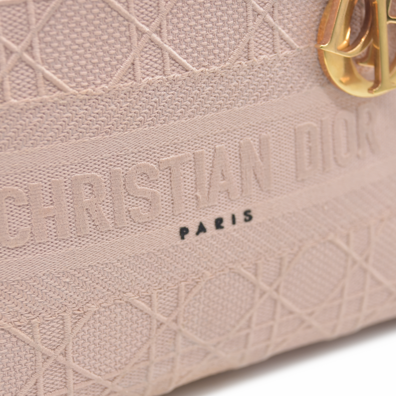 $4500 Christian Dior Canvas Embroidered Cannage Medium Lady D-Lite Pink